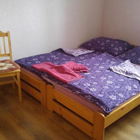 Penzion Apartmany Becov Bečov nad Teplou Exteriör bild