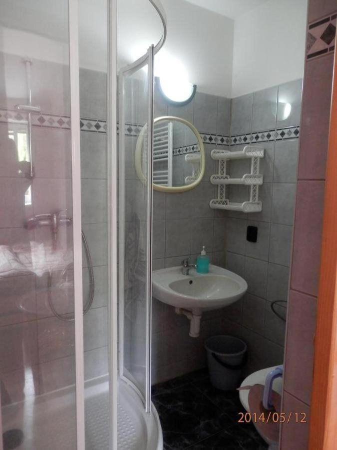 Penzion Apartmany Becov Bečov nad Teplou Exteriör bild