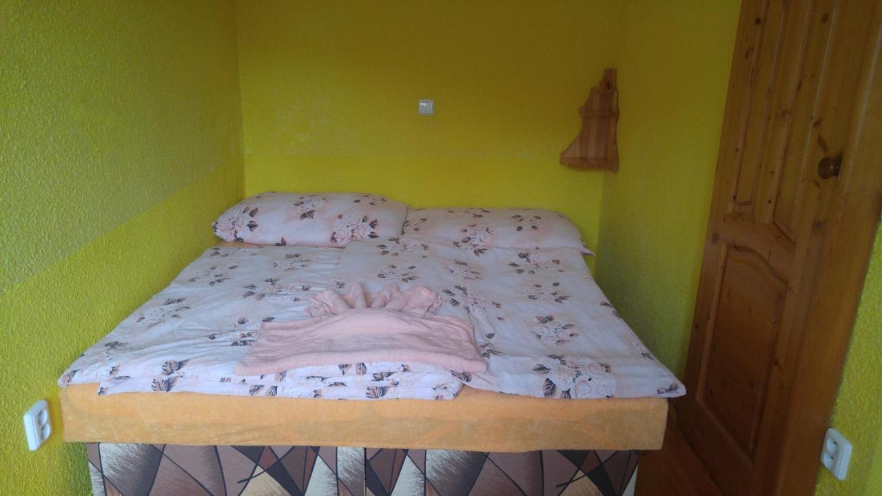 Penzion Apartmany Becov Bečov nad Teplou Exteriör bild