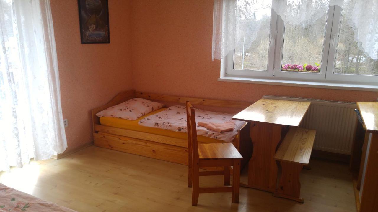Penzion Apartmany Becov Bečov nad Teplou Exteriör bild